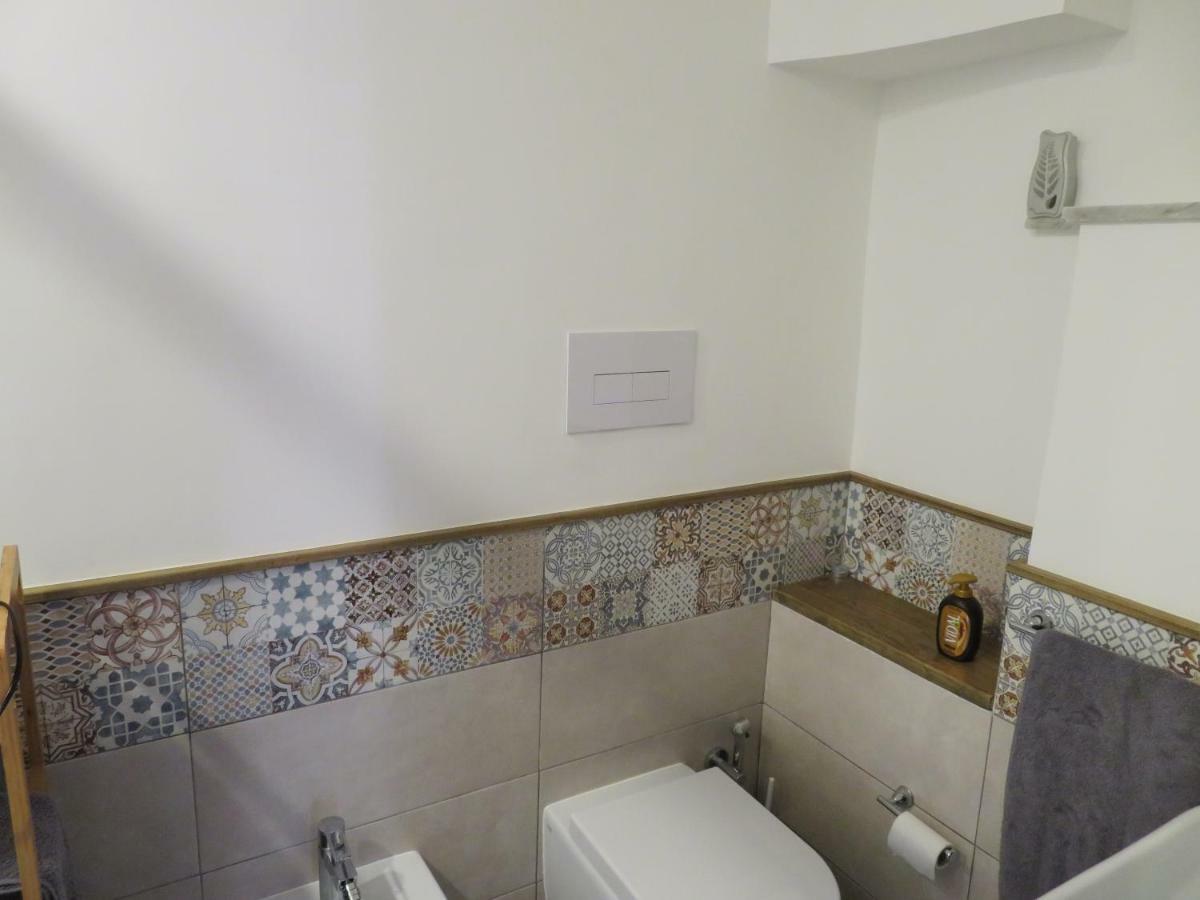 Napoli Suite Toledo 10 Exteriör bild